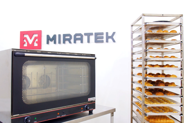 Видеообзор электрической конвекционной печи Miratek BML-4: печем пирожки, круассаны, багеты, эклеры, пироги
